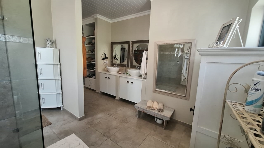 4 Bedroom Property for Sale in Stilbaai Wes Western Cape